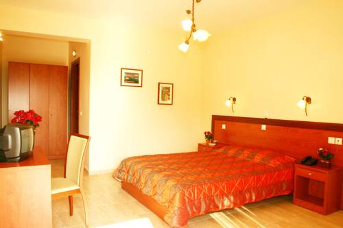 Imagen de la habitación del Hotel Kelyfos Bungalows and Suites. Foto 6
