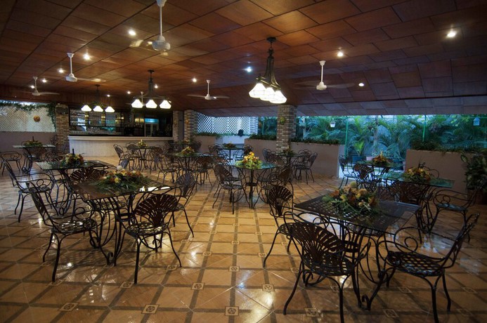 Imagen del bar/restaurante del Hotel Kemael. Foto 2
