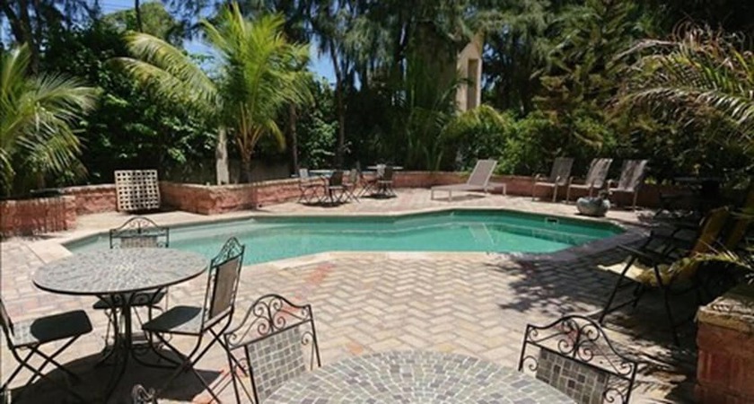 Imagen de la piscina del Hotel Kemael. Foto 20