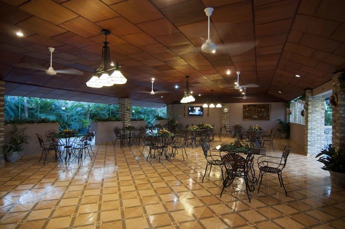 Imagen del bar/restaurante del Hotel Kemael. Foto 6