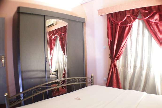 Imagen de la habitación del Hotel Kemal. Foto 5