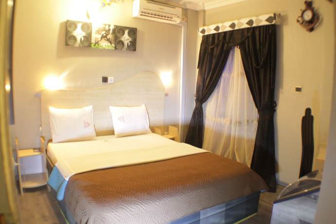 Imagen de la habitación del Hotel Kemal. Foto 14