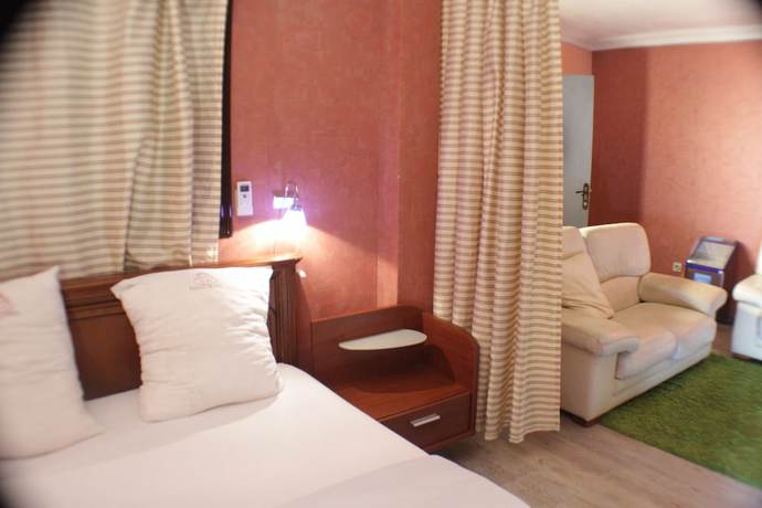 Imagen de la habitación del Hotel Kemal. Foto 18
