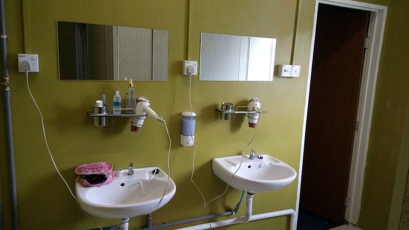 Imagen de la habitación del Hotel Kemaman Lodge and Cafe - Hostel. Foto 13