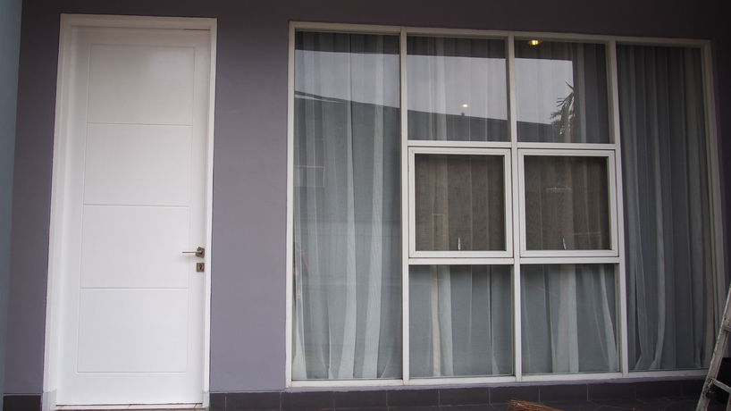 Imagen de los exteriores del Hotel Kemang Inn. Foto 13