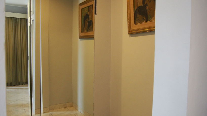 Imagen de los interiores del Hotel Kemang Inn. Foto 17