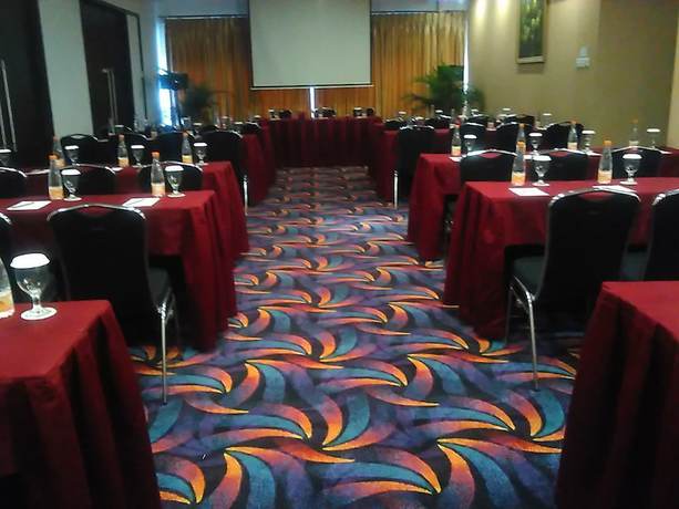 Imagen de los interiores del Hotel Kembang, Bandung. Foto 17