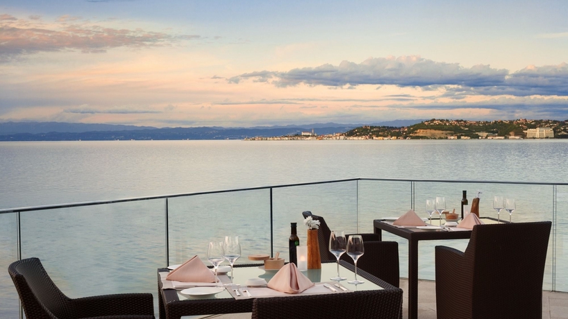Imagen del bar/restaurante del Hotel Kempinski Adriatic. Foto 2