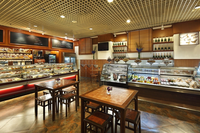 Imagen del bar/restaurante del Hotel Kempinski Beijing Yansha Center. Foto 7