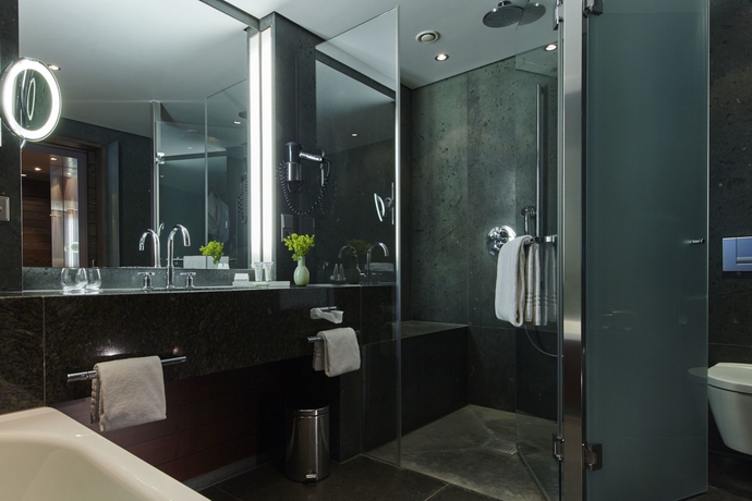 Imagen de la habitación del Hotel Kempinski Berchtesgaden. Foto 8