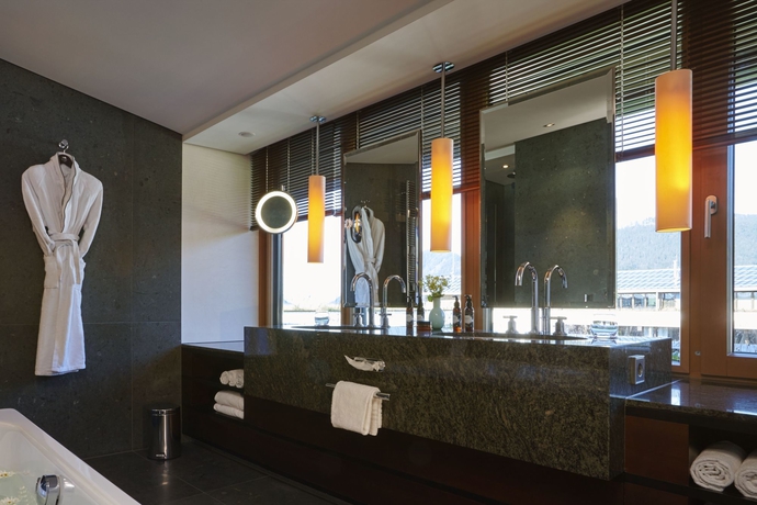 Imagen de la habitación del Hotel Kempinski Berchtesgaden. Foto 10