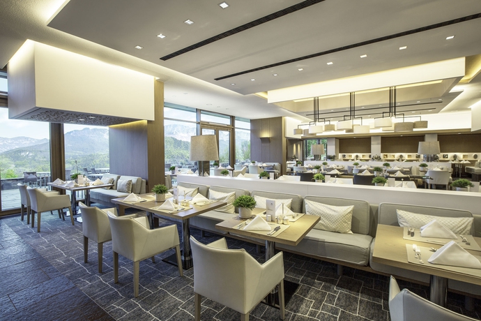 Imagen del bar/restaurante del Hotel Kempinski Berchtesgaden. Foto 6