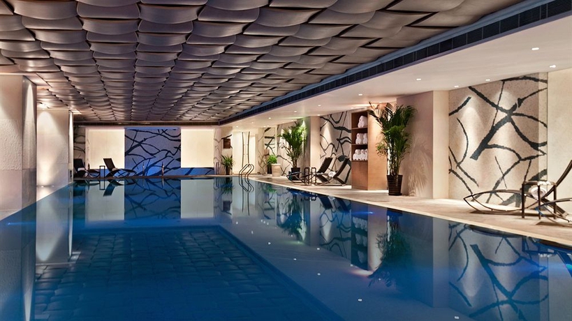Imagen de la piscina del Hotel Kempinski Chongqing. Foto 14