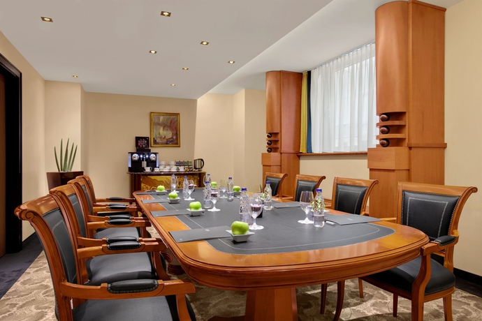 Imagen de los interiores del Hotel Kempinski Corvinus Budapest. Foto 8