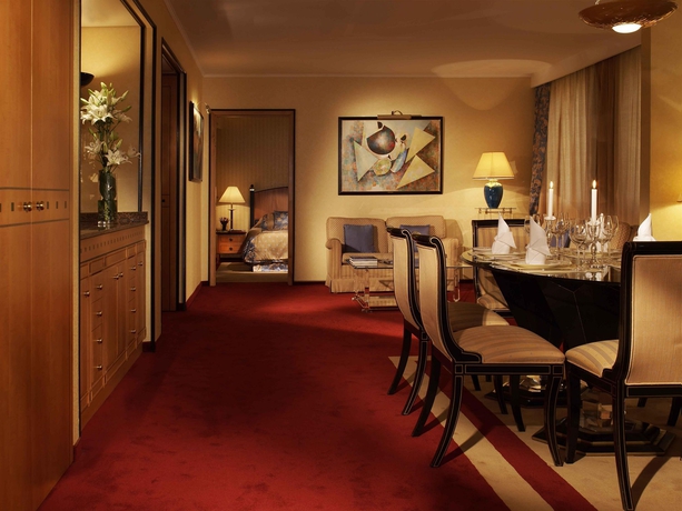 Imagen de la habitación del Hotel Kempinski Corvinus Budapest. Foto 7