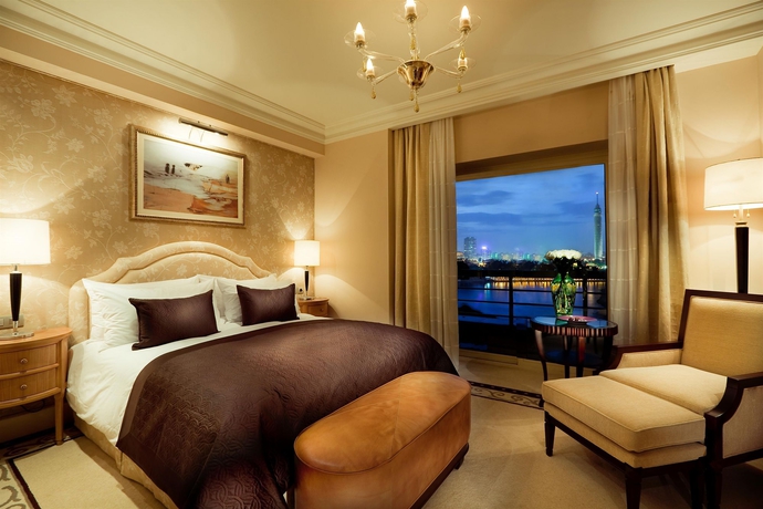 Imagen de la habitación del Hotel Kempinski Nile Cairo. Foto 10
