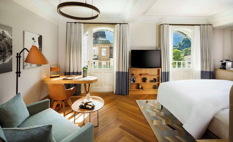 Imagen de la habitación del Hotel Kempinski Palace Engelberg. Foto 16