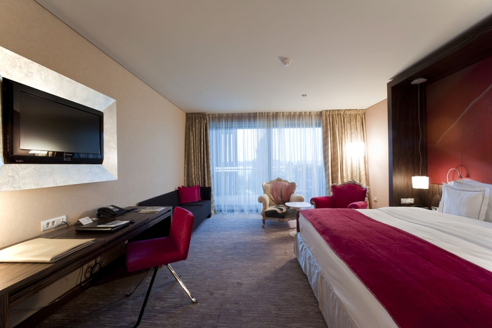 Imagen de la habitación del Hotel Kempinski Palace Portoroz. Foto 8