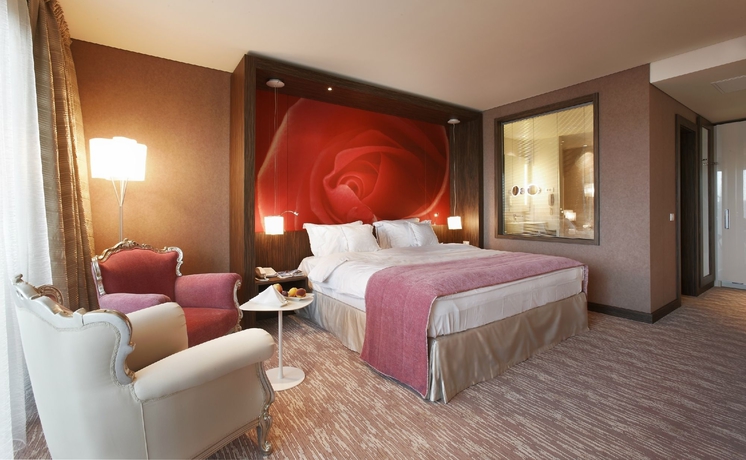 Imagen de la habitación del Hotel Kempinski Palace Portoroz. Foto 9