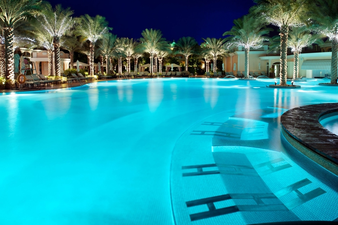 Imagen de la piscina del Hotel Kempinski and Residences Palm Jumeirah. Foto 16