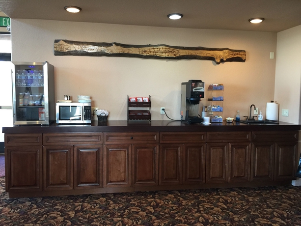 Imagen del bar/restaurante del Hotel Kenai Airport. Foto 6