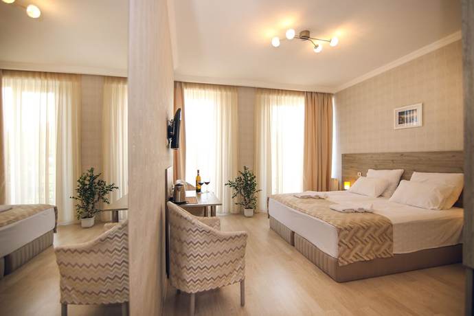 Imagen de la habitación del Hotel Kenari. Foto 13