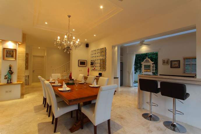 Imagen de los interiores del Hotel Kencana Villas Seminyak. Foto 12