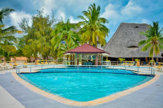 Imagen de la piscina del Hotel Kendwa Rocks Beach. Foto 23