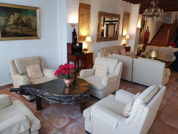 Imagen de los interiores del Hotel Kenia Nevada. Foto 6