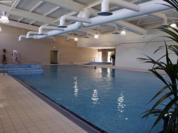 Imagen de la piscina del Hotel Kenmare Bay and Resort. Foto 9