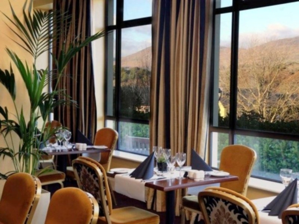 Imagen del bar/restaurante del Hotel Kenmare Bay and Resort. Foto 2