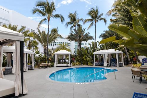 Imagen de la piscina del Hotel Kenmore Village, South Beach. Foto 7