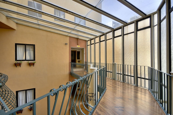 Imagen de los interiores del Hotel Kennedy Nova. Foto 8