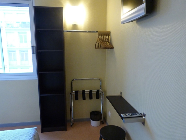 Imagen de la habitación del Hotel Kennedy, PERPIGNAN. Foto 8