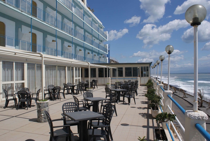 Imagen de los exteriores del Hotel Kennedy, Sant'Alessio Siculo. Foto 5