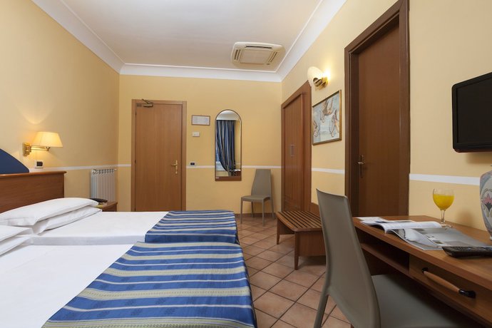 Imagen de la habitación del Hotel Kennedy, Termini. Foto 13