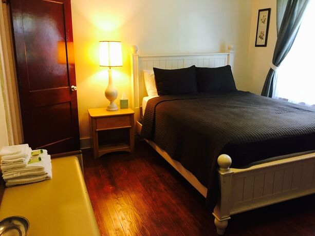 Imagen general del Hotel Kenoza Lake View Manor. Foto 2