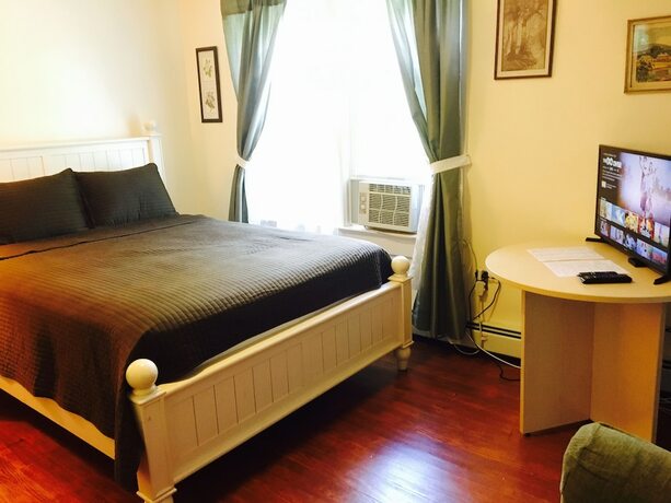 Imagen de la habitación del Hotel Kenoza Lake View Manor. Foto 16