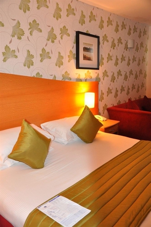 Imagen de la habitación del Hotel Kensington Court. Foto 4