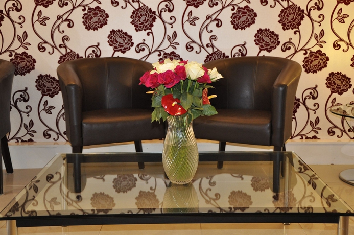 Imagen de los interiores del Hotel Kensington Court. Foto 13