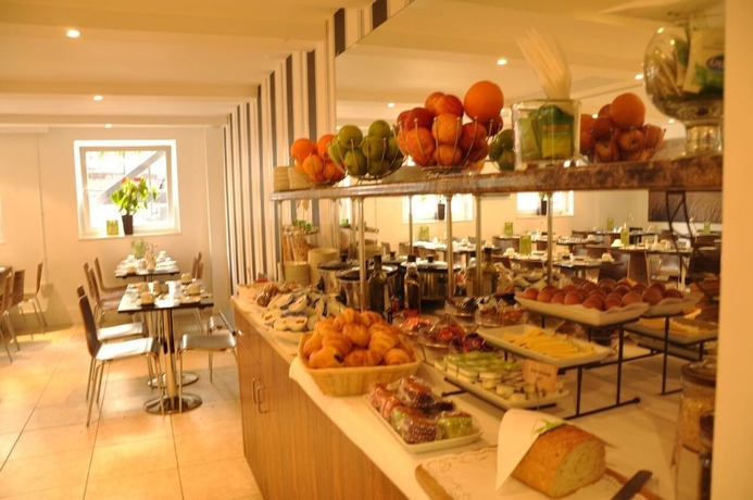 Imagen del bar/restaurante del Hotel Kensington Court. Foto 2