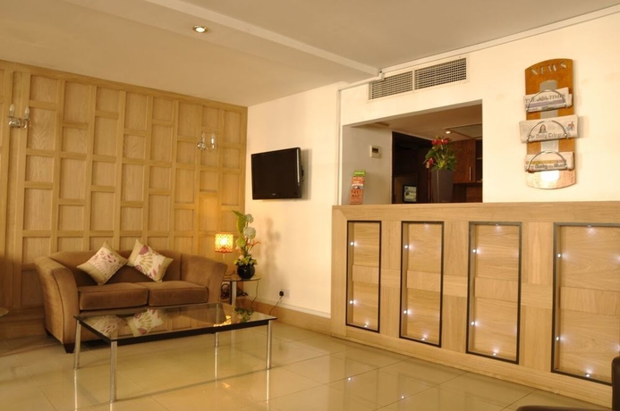 Imagen de los interiores del Hotel Kensington Court. Foto 14