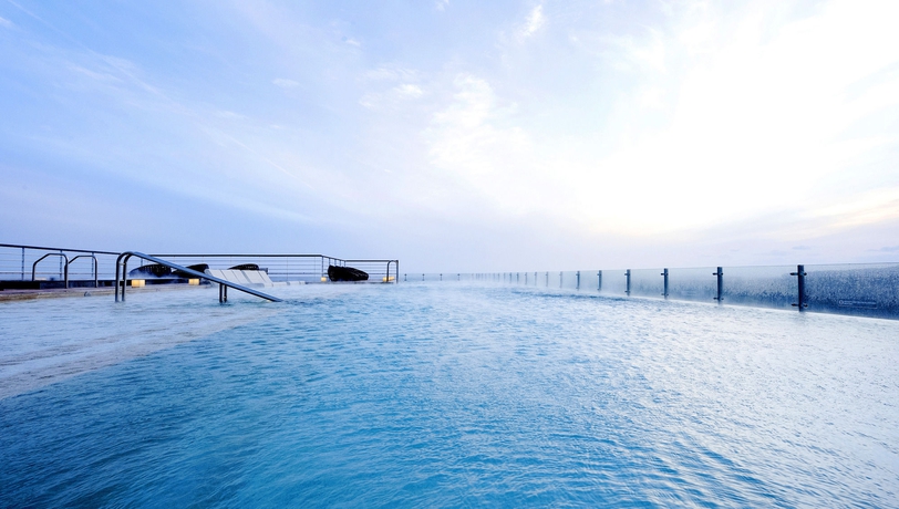 Imagen de la piscina del Hotel Kensington Jeju. Foto 12