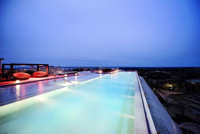 Imagen de la piscina del Hotel Kensington Jeju. Foto 13