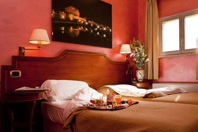 Imagen general del Hotel Kent, Castro Pretorio. Foto 1