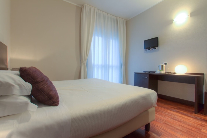 Imagen de la habitación del Hotel Kent, Ravenna. Foto 13