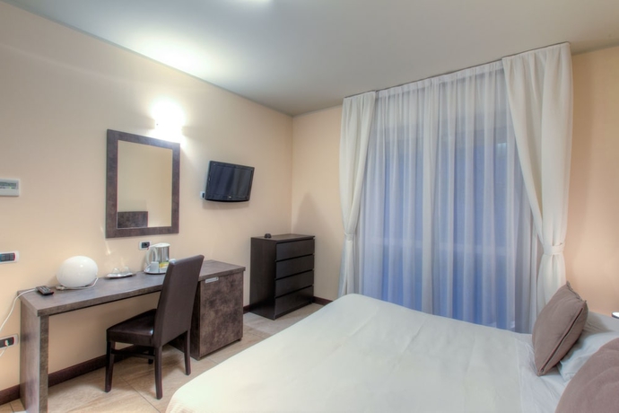 Imagen de la habitación del Hotel Kent, Ravenna. Foto 15