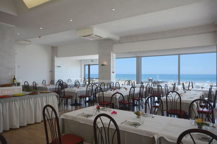 Imagen del bar/restaurante del Hotel Kent, Riccione. Foto 10