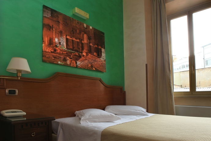 Imagen de la habitación del Hotel Kent, Roma. Foto 6