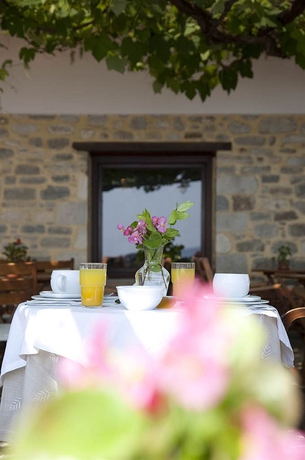 Imagen del bar/restaurante del Hotel Kenta Beach. Foto 2